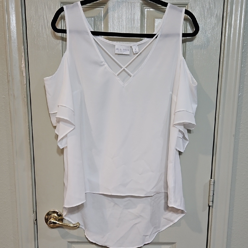 Bisou Bisou White Cold-Shoulder Ruffle Blouse
